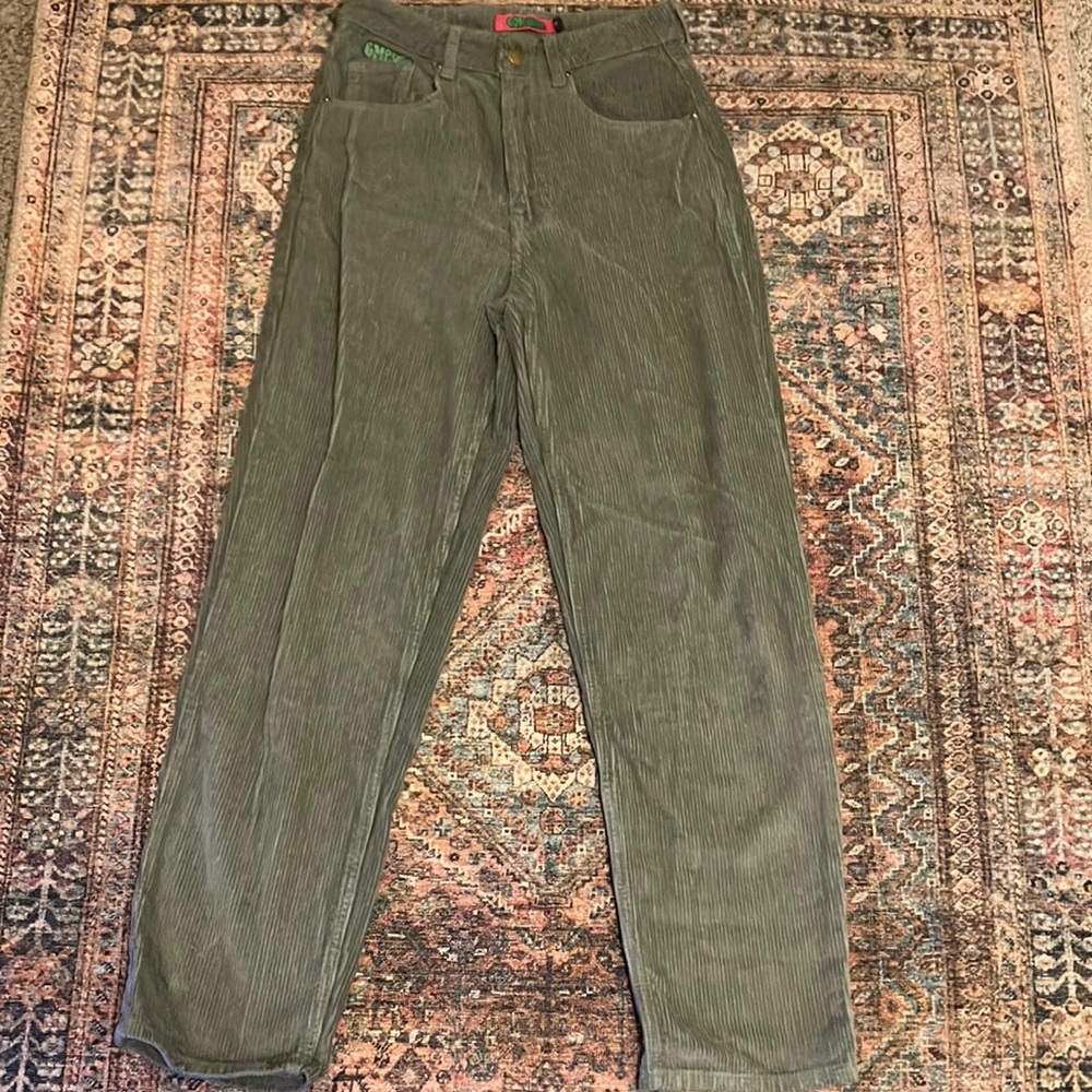 EMPYRE GREEN COURDEROY BAGGY PANT size 4